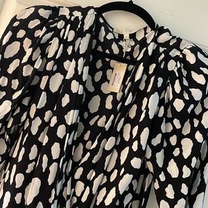 Maje black and white dr we size 2, new with tags